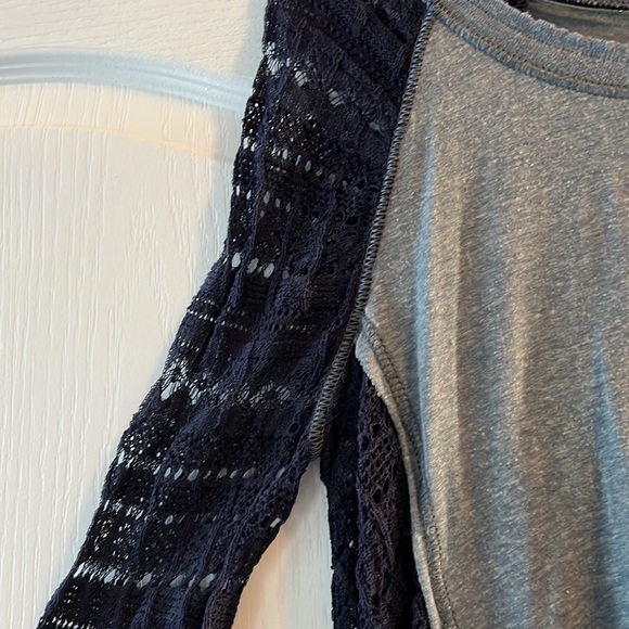 GUc Free People boho style grey jersey and navy blue lace  top - Picture 4 of 15